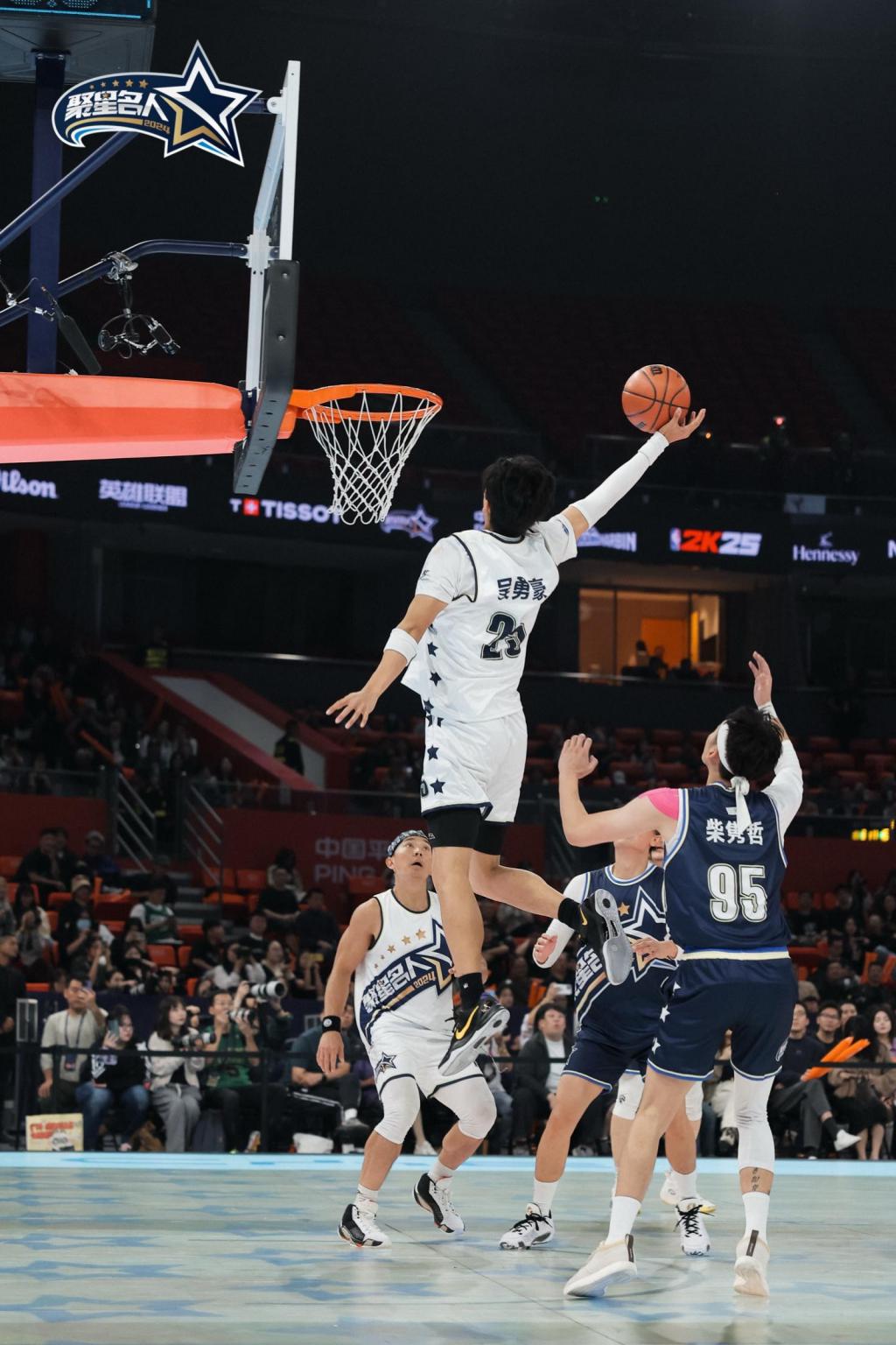 NBA赛事精采绝伦，球员技术造诣惊人！的简单介绍