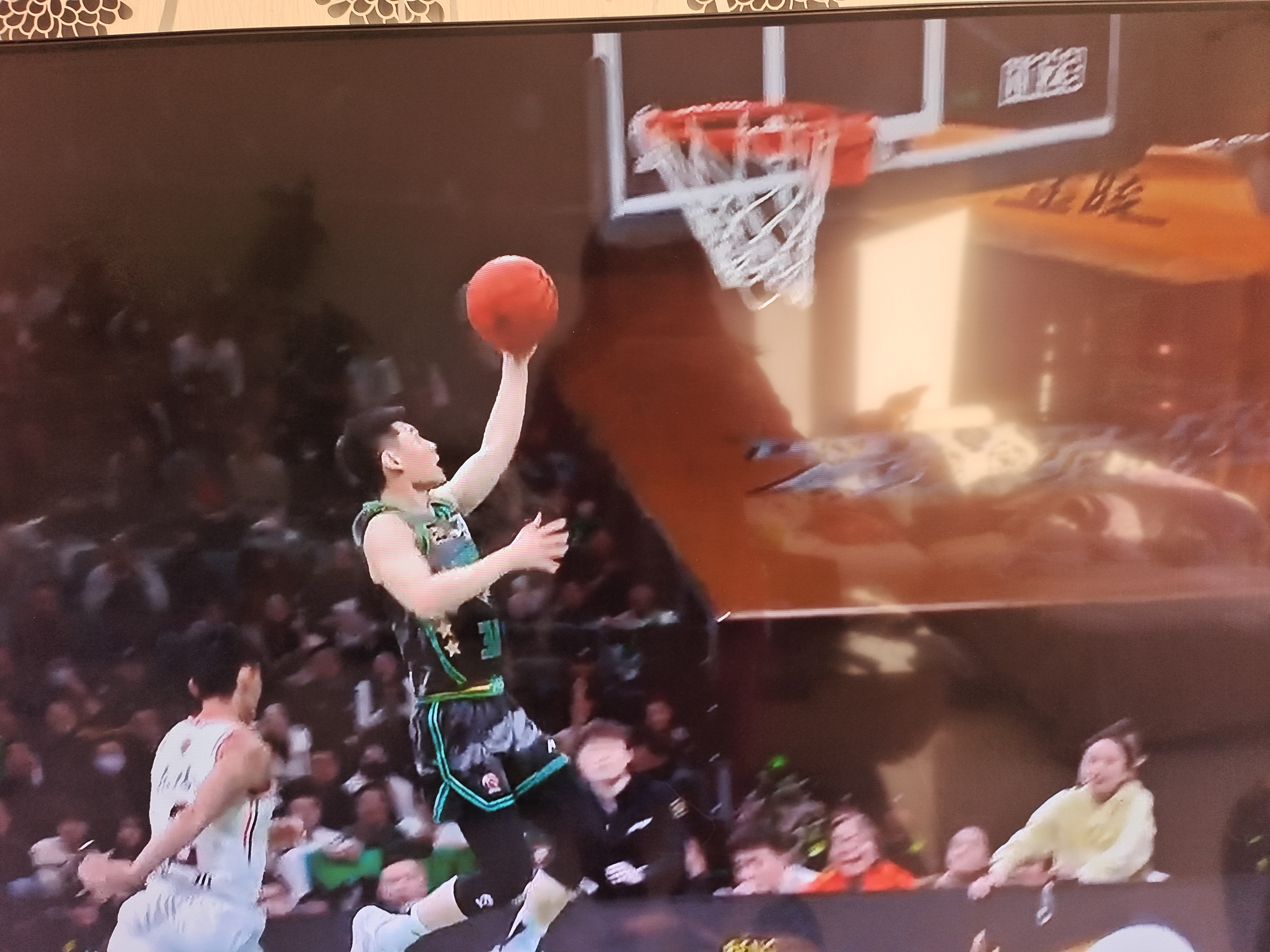 辽宁男篮大胜对手，保持不败纪录
