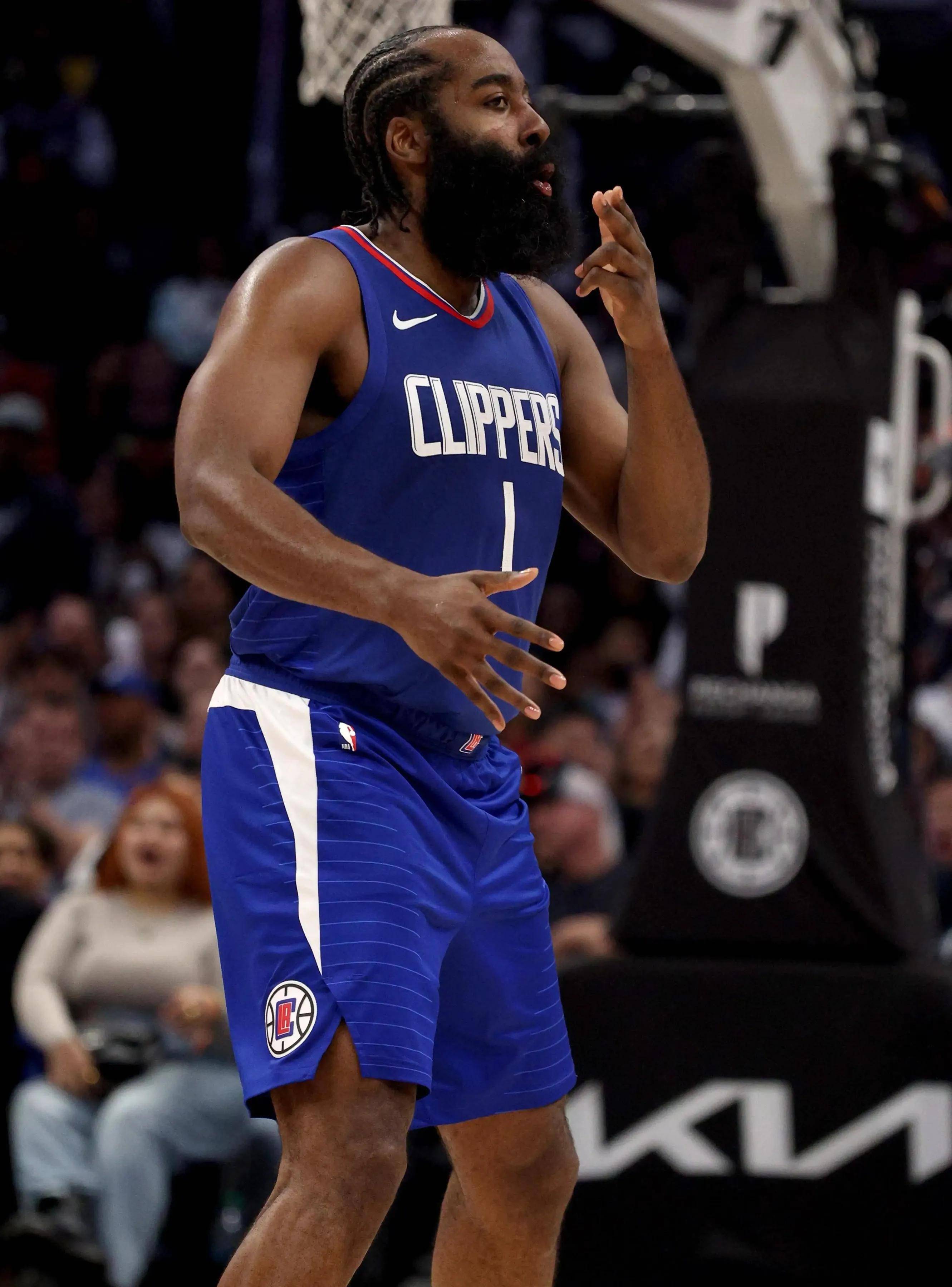 开云体育app-哈登复出表现出色，火箭险胜掘金的简单介绍