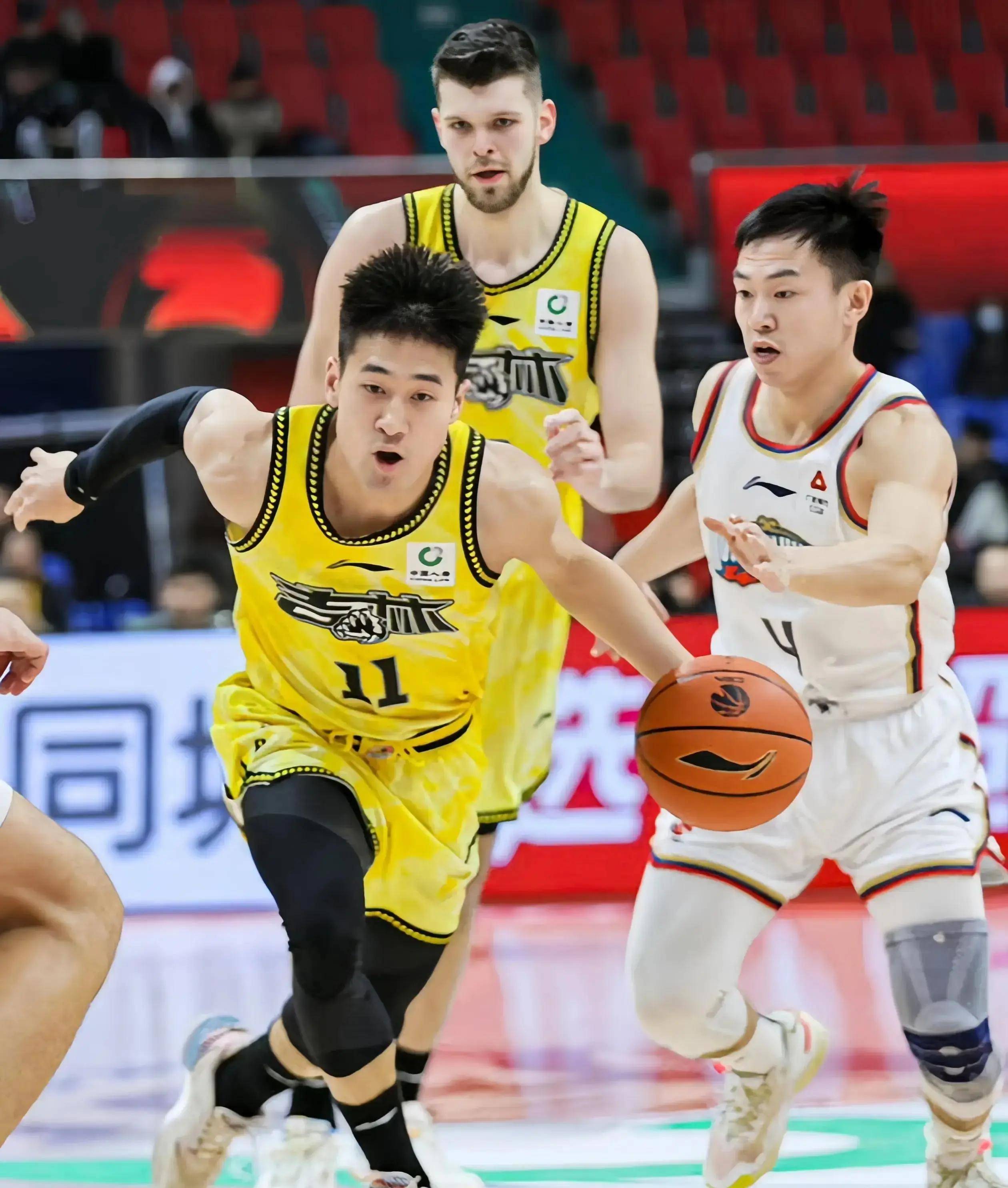 CBA热度飙升,网友热议不断 CBA热度飙升,网友热议不断