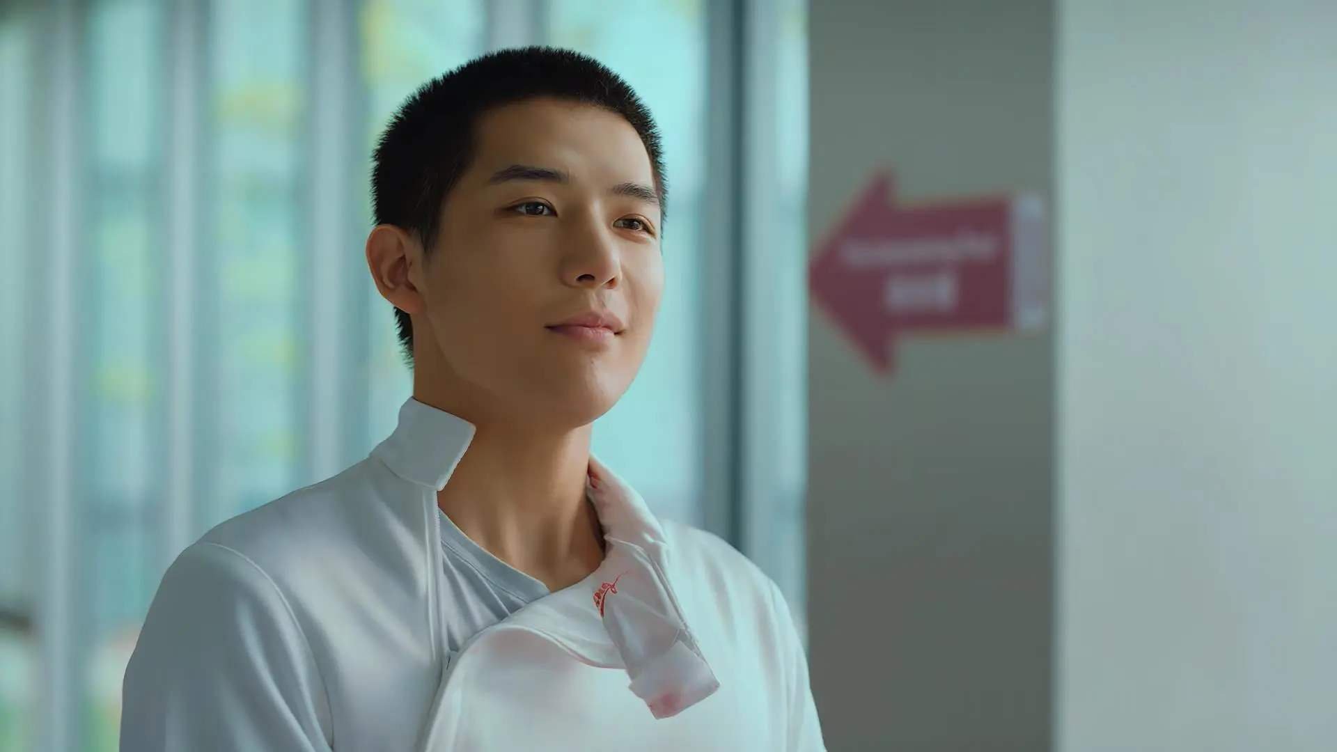 新星闪耀与绝杀回响，足球世界的两重狂想曲