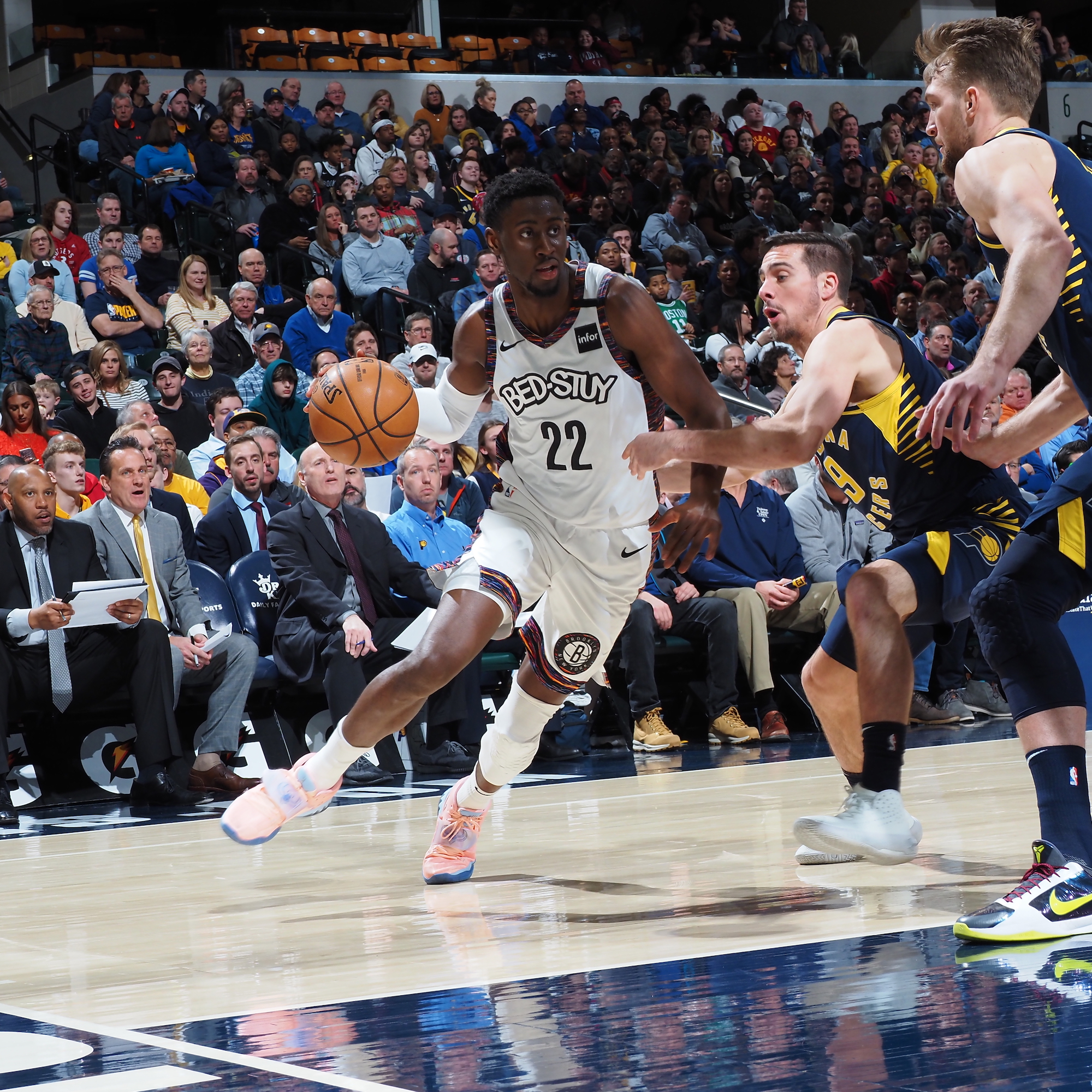 开云体育平台APP-深圳队对阵篮网，霍勒迪大场面先生