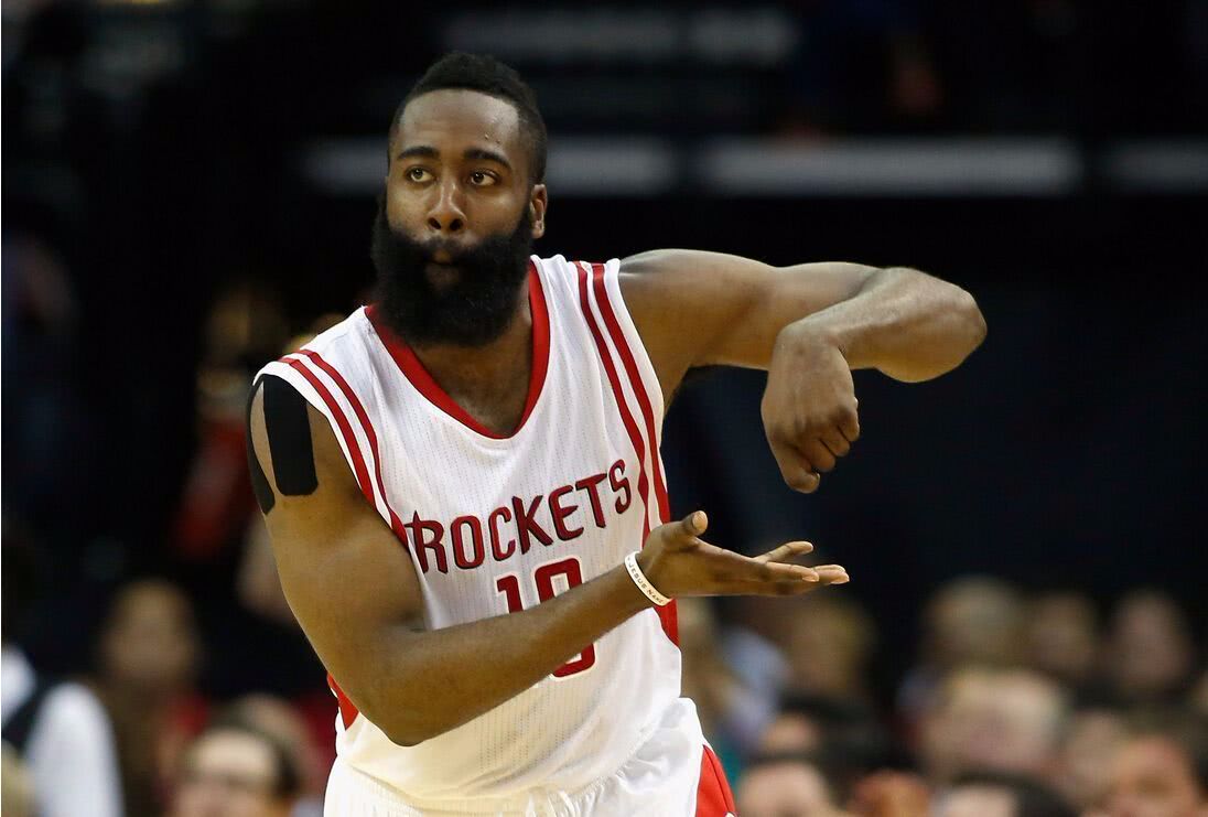 F1街道赛焦点战，深圳队最后时刻击败老鹰